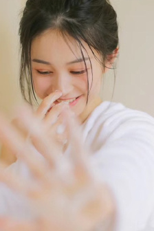 白桃松木(校园)请你吃糖凌虚阁
